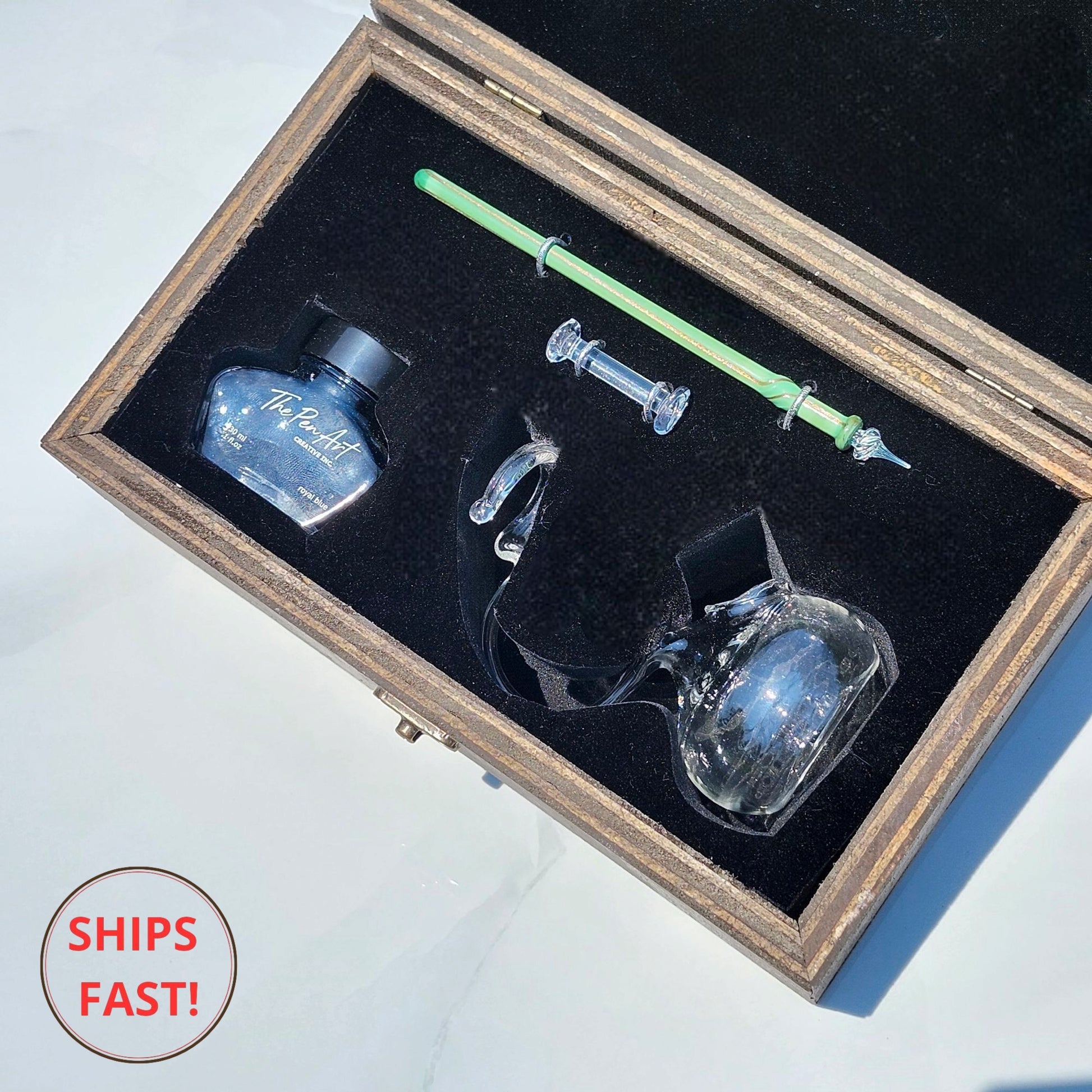 Artisanal Everin green dip pen set with golden shimmer crafted for special occasions