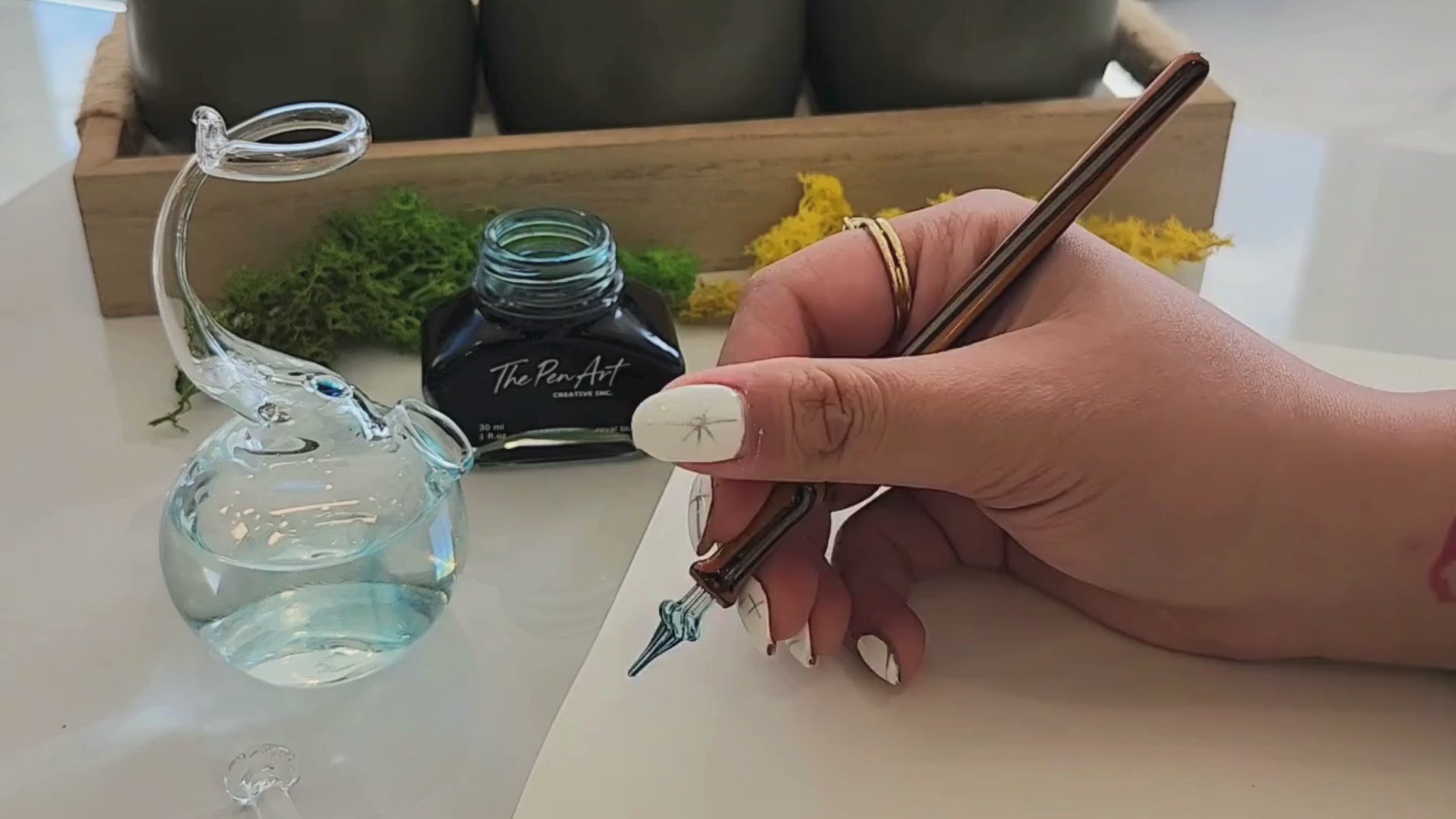 Charger la vidéo : Cinematic hero video showcasing handcrafted glass art created by The Pen Art Creative